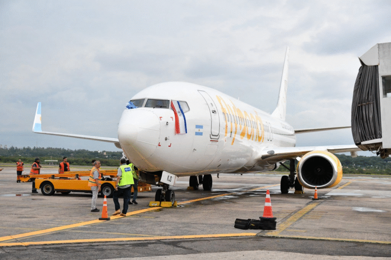 Flybondi inicia proceso para convertirse en aerolínea de bandera paraguaya