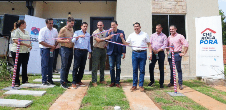 Más familias paraguayas recibirán el nuevo año en su propio hogar, gracias a Che Róga Porã 2.0 Más familias paraguayas recibirán el nuevo año en su propio hogar, gracias a Che Róga Porã 2.0