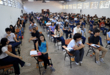 Esperanzados, más de 18.000 jóvenes rinden para acceder a becas del Gobierno