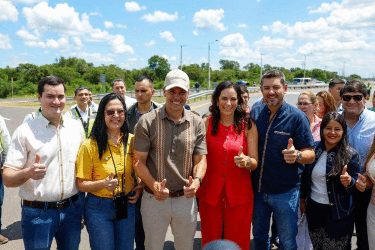 Peña inaugura ruta PY09 Remanso-Puerto Falcón: 19 km de vía duplicada que impulsa el Bajo Chaco y frontera con Argentina Peña inaugura ruta PY09 Remanso-Puerto Falcón: 19 km de vía duplicada que impulsa el Bajo Chaco y frontera con Argentina