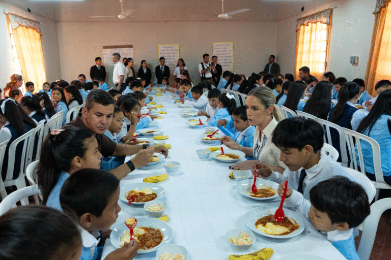 Están asegurados los recursos para Hambre Cero ante el desafío de recibir más alumnos en el sistema público, afirma Peña