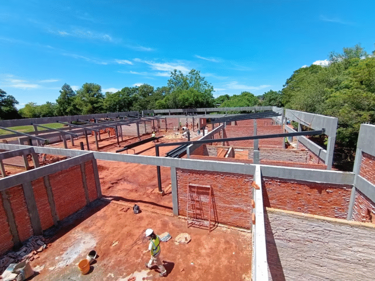 Avanzan las obras de centros para la primera infancia en Capiatá, Encarnación y Cambyretá