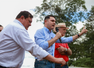 Senador David Rivas acompaña pedido de comunidades del nordeste de Itapúa para mejora vial.