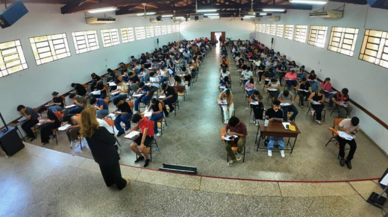 El INE pone en marcha evaluación socioeconómica a postulantes de las Becas del Gobierno