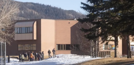 Canadá: al menos nueve muertos y 27 heridos en tiroteo en una escuela