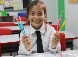 Cerca de un millón y medio de estudiantes retornan a clases con kits escolares y alimentación asegurada