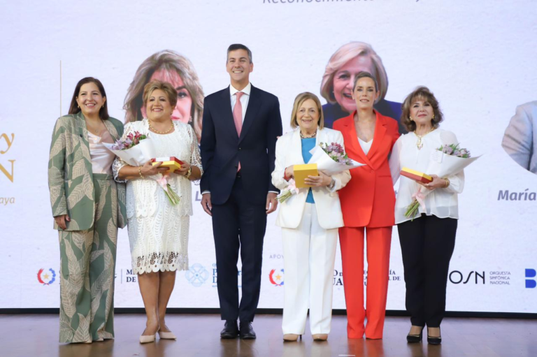 Día de la Mujer Paraguaya: distinguen a tres mujeres destacadas en distintos ámbitos