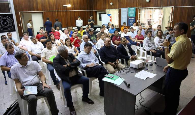 MAG apunta a iniciar vínculo directo de productores con supermercadistas y mejorar precio del tomate