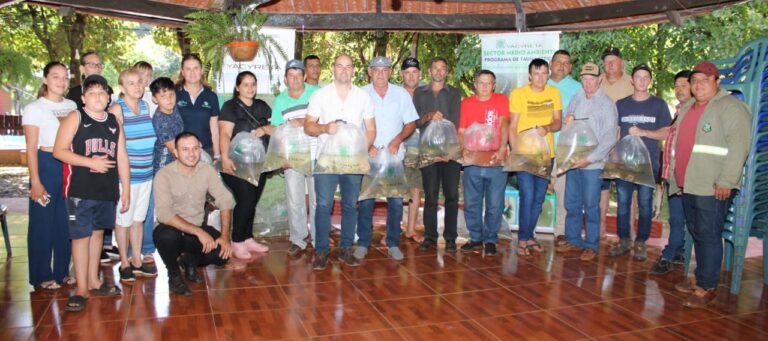 Yacyretá impulsa economía de pequeños productores piscícolas de Cambyretá con entrega de alevines Yacyretá impulsa economía de pequeños productores piscícolas de Cambyretá con entrega de alevines