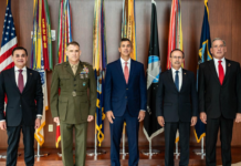 Presidente abordó seguridad hemisférica y cooperación con comandante del Comando Sur de EE.UU.