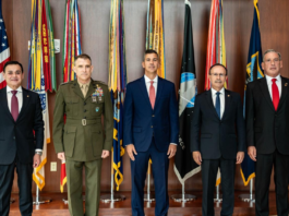 Presidente abordó seguridad hemisférica y cooperación con comandante del Comando Sur de EE.UU.