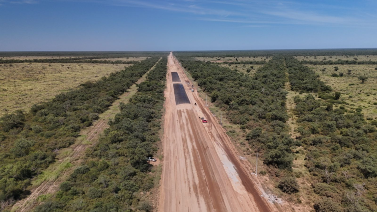 Corredor Bioceánico inicia pavimentación asfáltica del Lote 4 y marca otro hito en su avance Corredor Bioceánico inicia pavimentación asfáltica del Lote 4 y marca otro hito en su avance