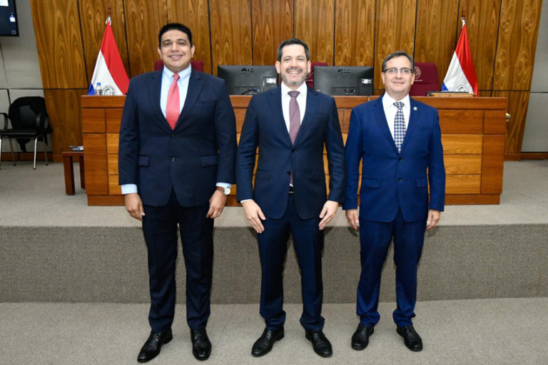 Raúl Latorre es reelecto por cuarto año consecutivo como presidente de Diputados