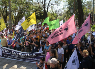 Docentes anuncian suspensión total de clases este martes