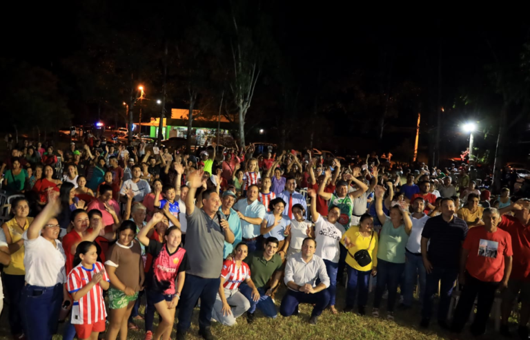 MULTITUDINARIO APOYO A SEBASTIÁN «CHEBA» REMESOWSKI EN SAN ANTONIO YPECURÚ