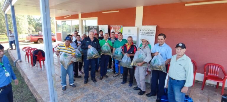 YACYRETÁ CONTINÚA ENTREGANDO ALEVINES A PRODUCTORES PISCÍCOLAS DE ITAPÚA
