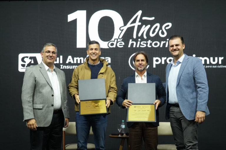 Presidente resalta condiciones y oportunidades que brinda el Paraguay en visita a polo agroindustial del este