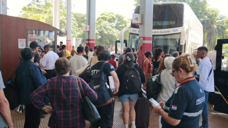Semana Santa: se espera que unos 150 mil pasajeros pasen por la Estación de Buses Semana Santa: se espera que unos 150 mil pasajeros pasen por la Estación de Buses