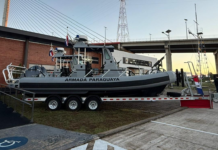 Paraguay inaugura centro de mando naval y recibe 8 embarcaciones interceptoras fluviales