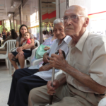 Programa de adultos mayores alcanza a más de 370.000 beneficiarios en abril