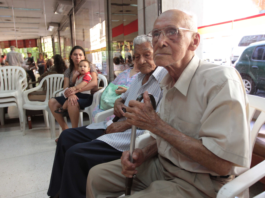 Programa de adultos mayores alcanza a más de 370.000 beneficiarios en abril