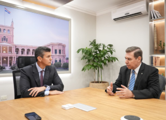 Santiago Peña designa a nuevo ministro de la Senatur