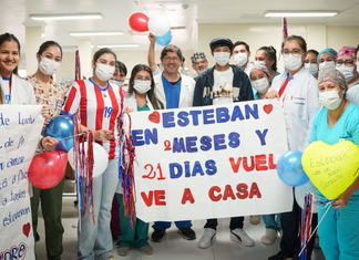 Dan de alta a adolescente que recibió trasplante de corazón