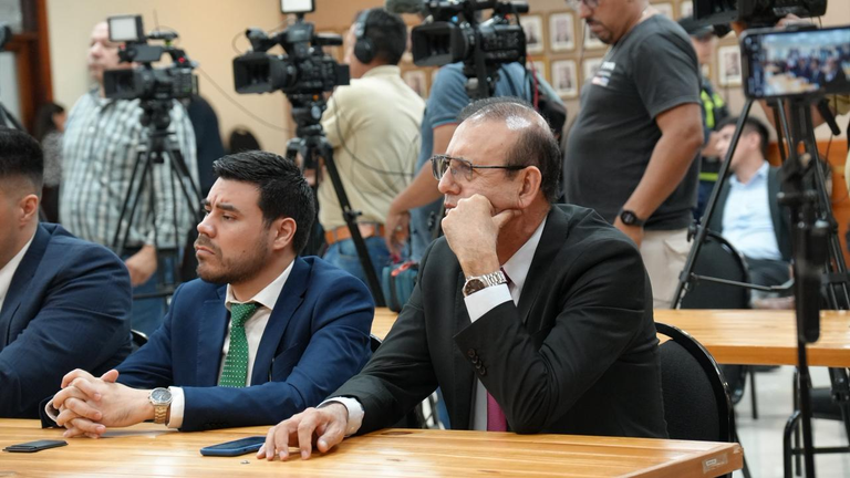 Erico Galeano presentó su renuncia al Senado