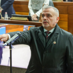 Senado toma juramento a Carlos Liseras tras aprobar renuncia de Rivas y Galeano