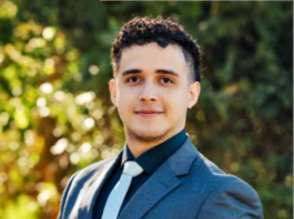 Doctorando paraguayo en Reino Unido es reconocido por investigación sobre inclusión digital educativa
