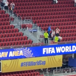 Hinchas paraguayos dejaron limpias las gradas tras gran victoria ante Turquía