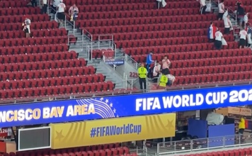 Hinchas paraguayos dejaron limpias las gradas tras gran victoria ante Turquía