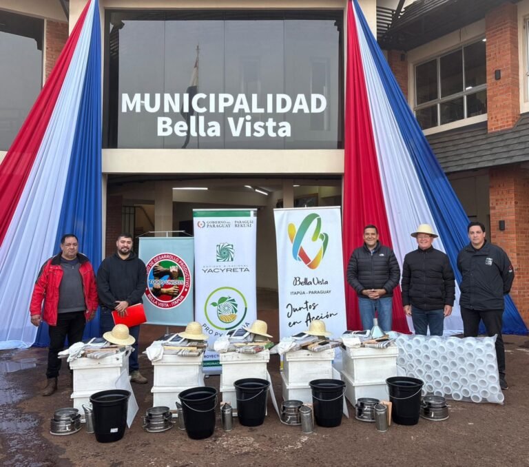 PRO PY/ITAPÚA: 163 apicultores reciben insumos para potenciar la producción