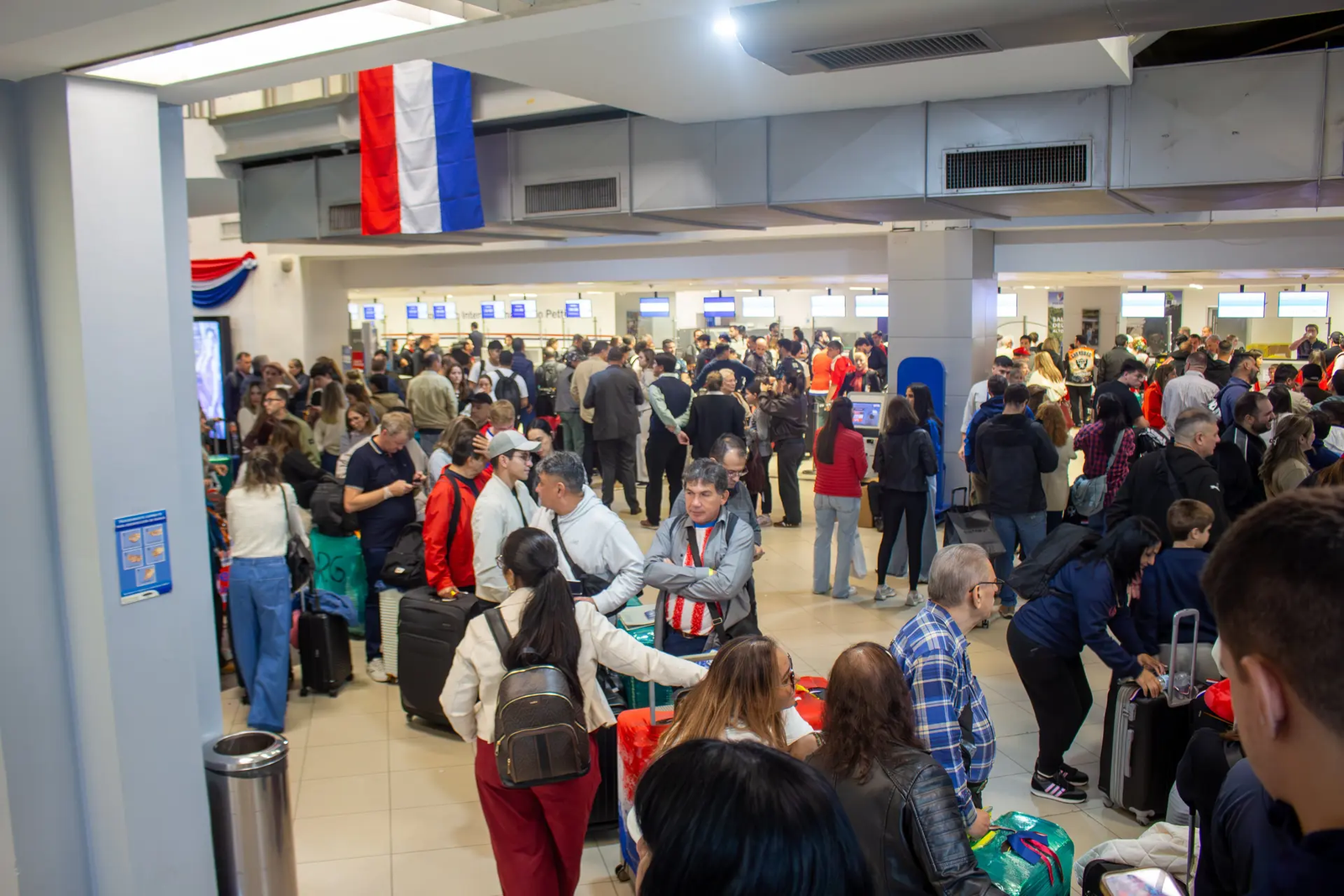 Más de 8.000 paraguayos y residentes viajaron a Estados Unidos para alentar a la Albirroja