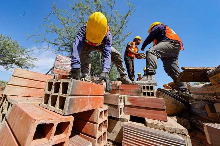 Peña afirma que se están cumpliendo metas en generación de empleo: más de 242.000 en casi tres años