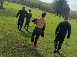 Rescatan a una beba que estaba a punto de ser ahogada por su padre