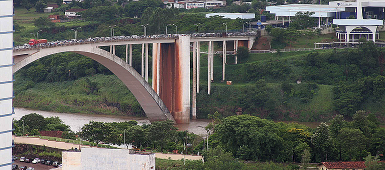 Paraguay y Brasil acuerdan regulación del transporte de cargas menores