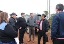 Autoridades de la EBY recorren barrios de San Juan del Paraná