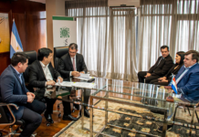Yacyretá firma convenios para beneficiar a miles de pequeños productores de Ñeembucú y Caazapá