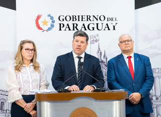Salud recibirá USD 760 millones para medicamentos e insumos y avanza en mejoras para los profesionales médicos