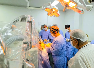 Logro médico: implantan a paciente chip cerebral de G. 560 millones contra el Parkinson