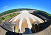 Itaipu reabrió su vertedero tras ajustar sus descargas para el control de la crecida