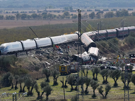 Conmoción en España por grave accidente de tren que deja unos 70 muertos